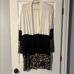 EUC-Black and beige lightweight casual Cardigan with Leopard Print